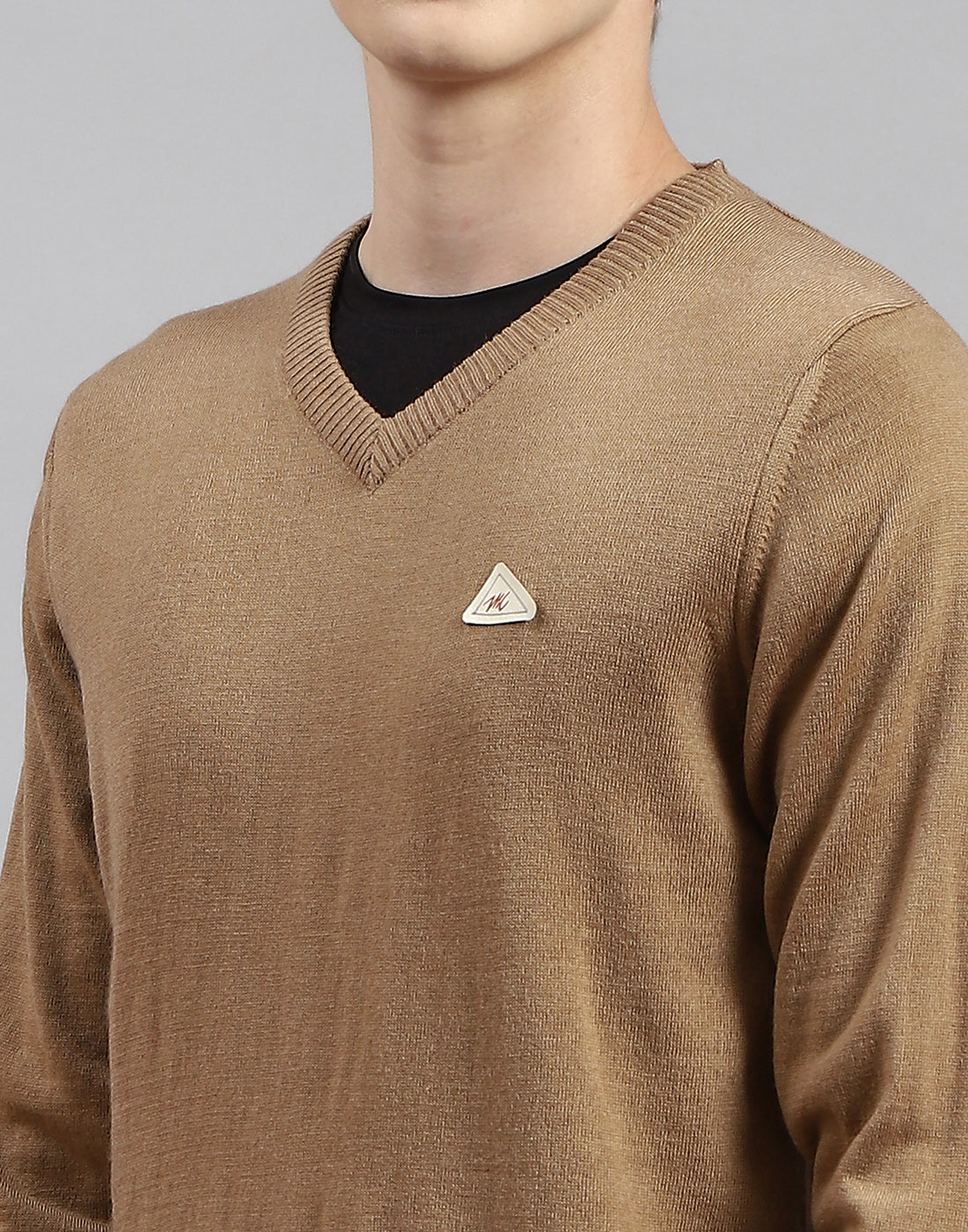 Men Brown Solid V Neck Full Sleeve Pullover