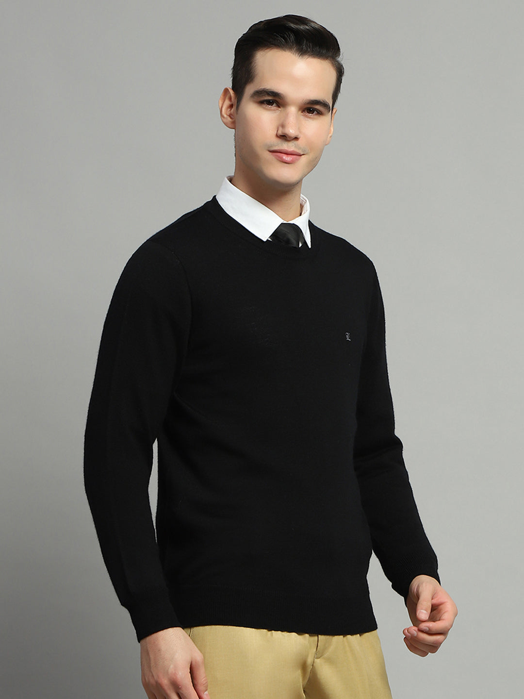 Luxuria Men Black Solid Round Neck Full Sleeve Pullover