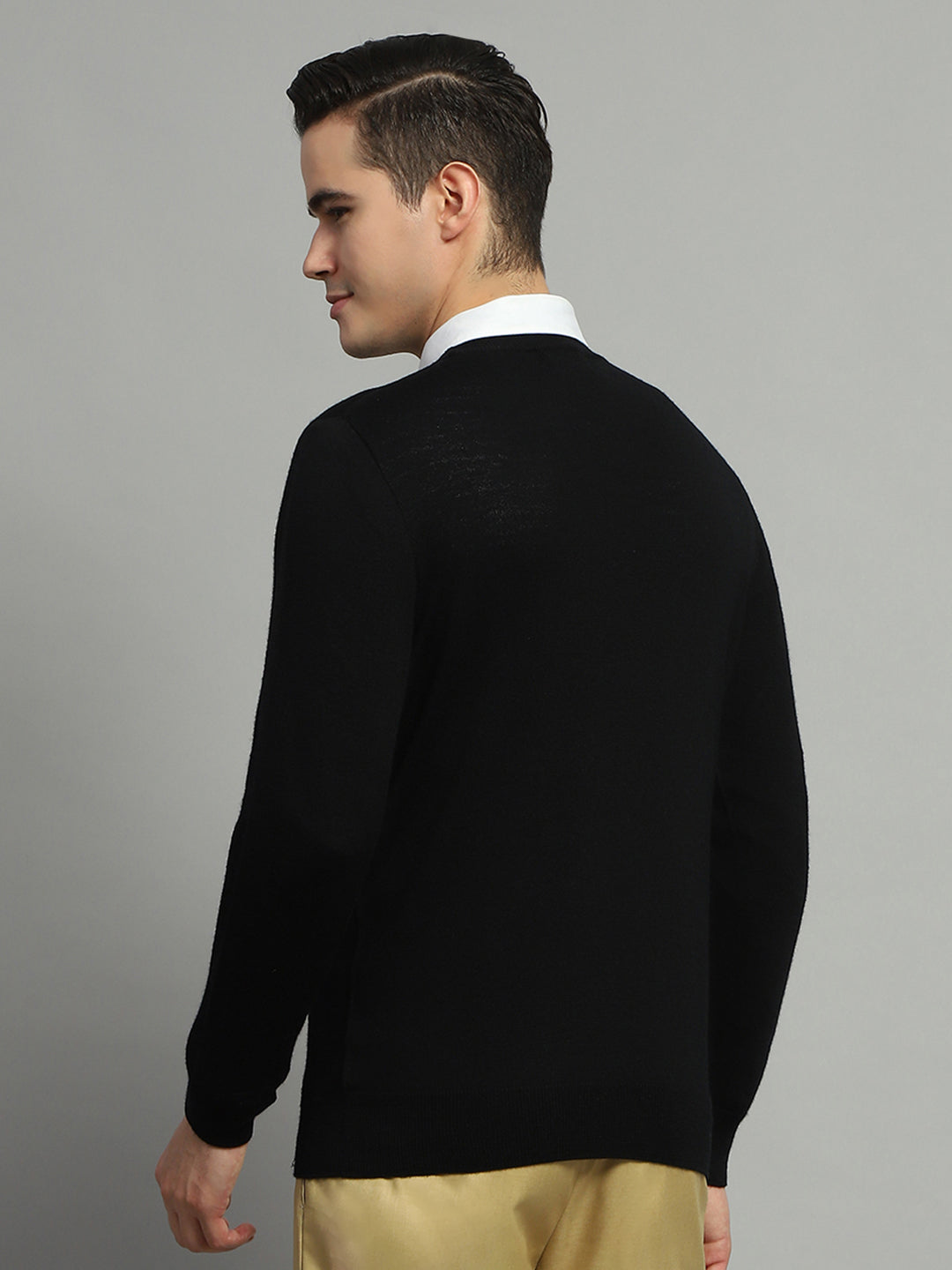 Luxuria Men Black Solid Round Neck Full Sleeve Pullover