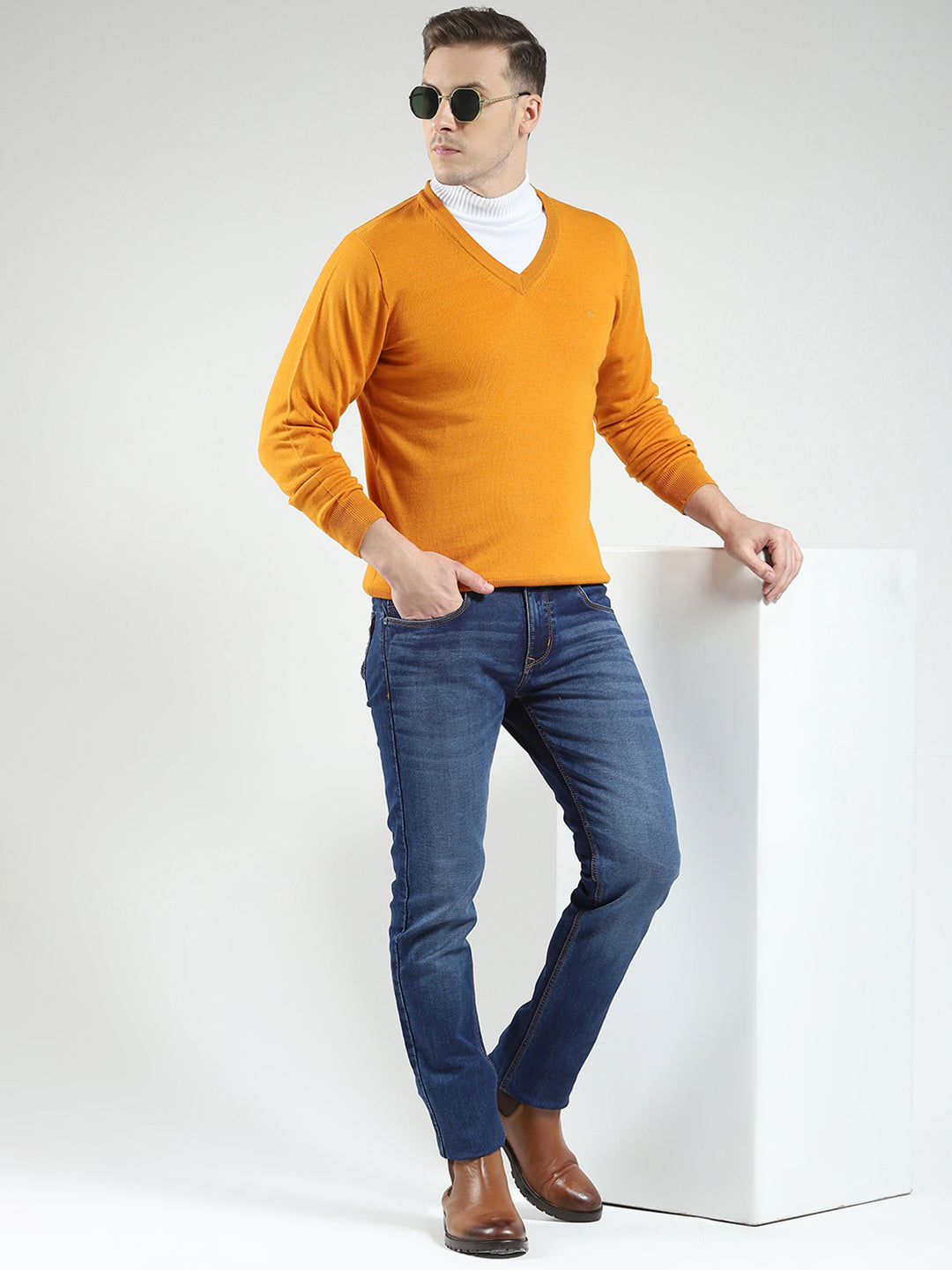 Men Yellow Solid V Neck Full Sleeve Pullover
