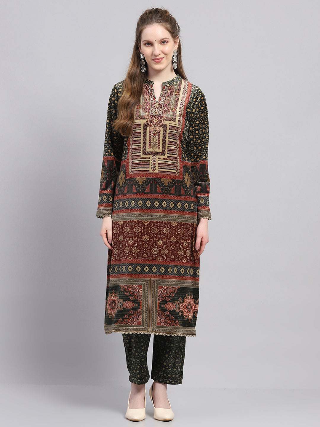 Women Green Printed Round Neck Full Sleeve Kurti Set for Winter