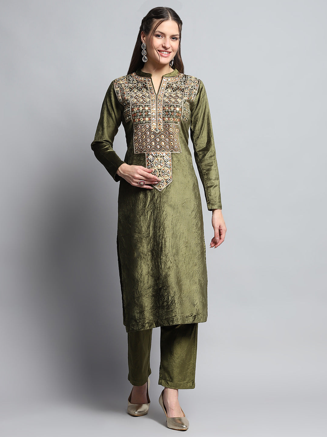 Women Green Self Design Round Neck Full Sleeve Kurti Set for Winter
