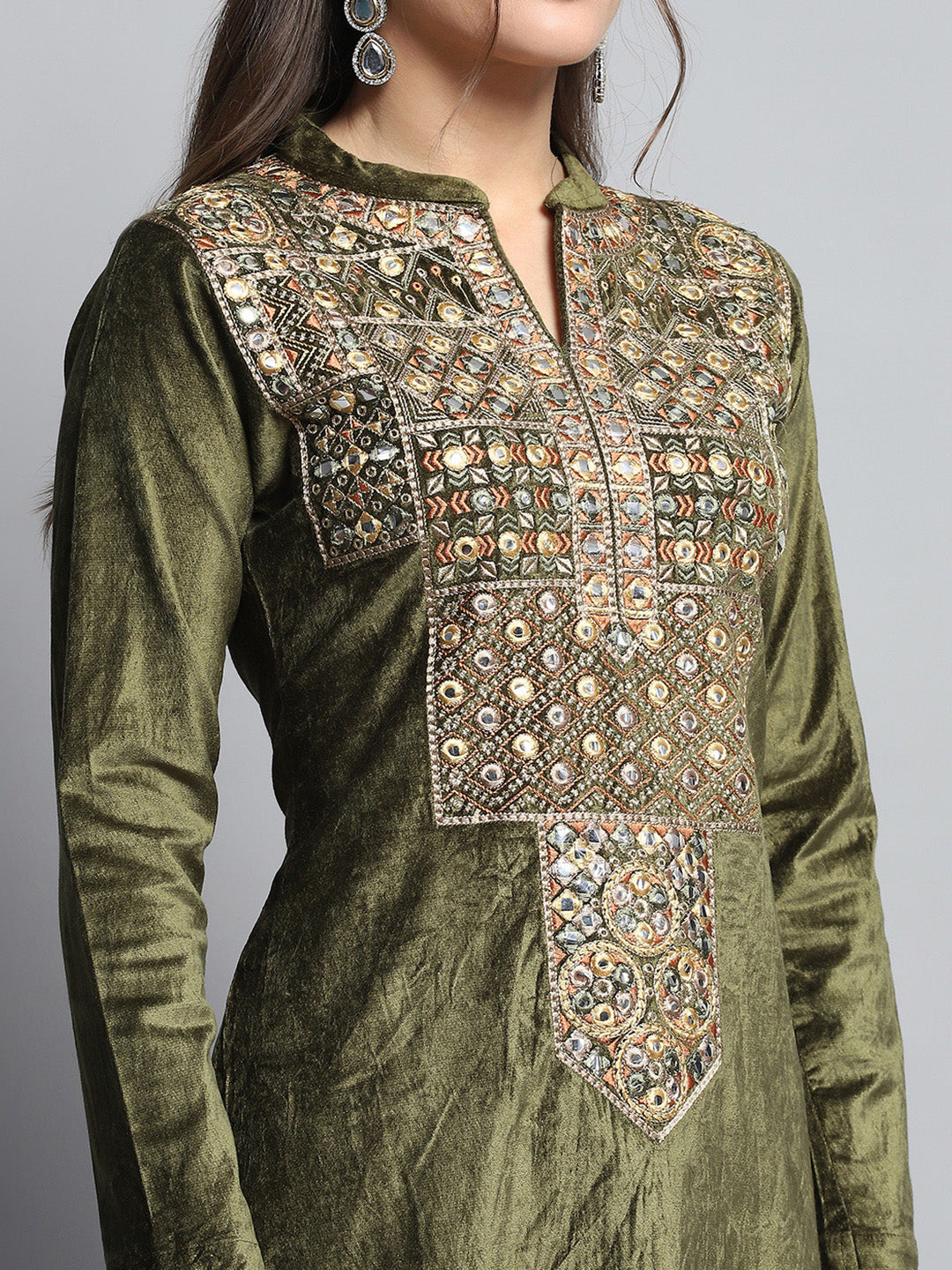 Women Green Self Design Round Neck Full Sleeve Kurti Set for Winter