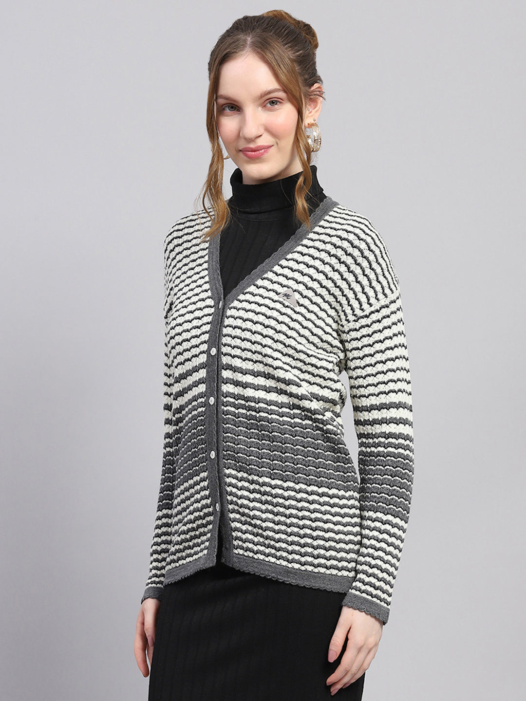 Women Grey Self Design V Neck Full Sleeve Cardigan