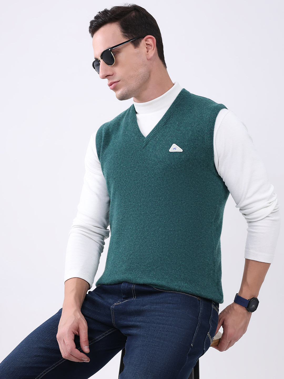 Men Green Solid V Neck Sleeveless Sweater