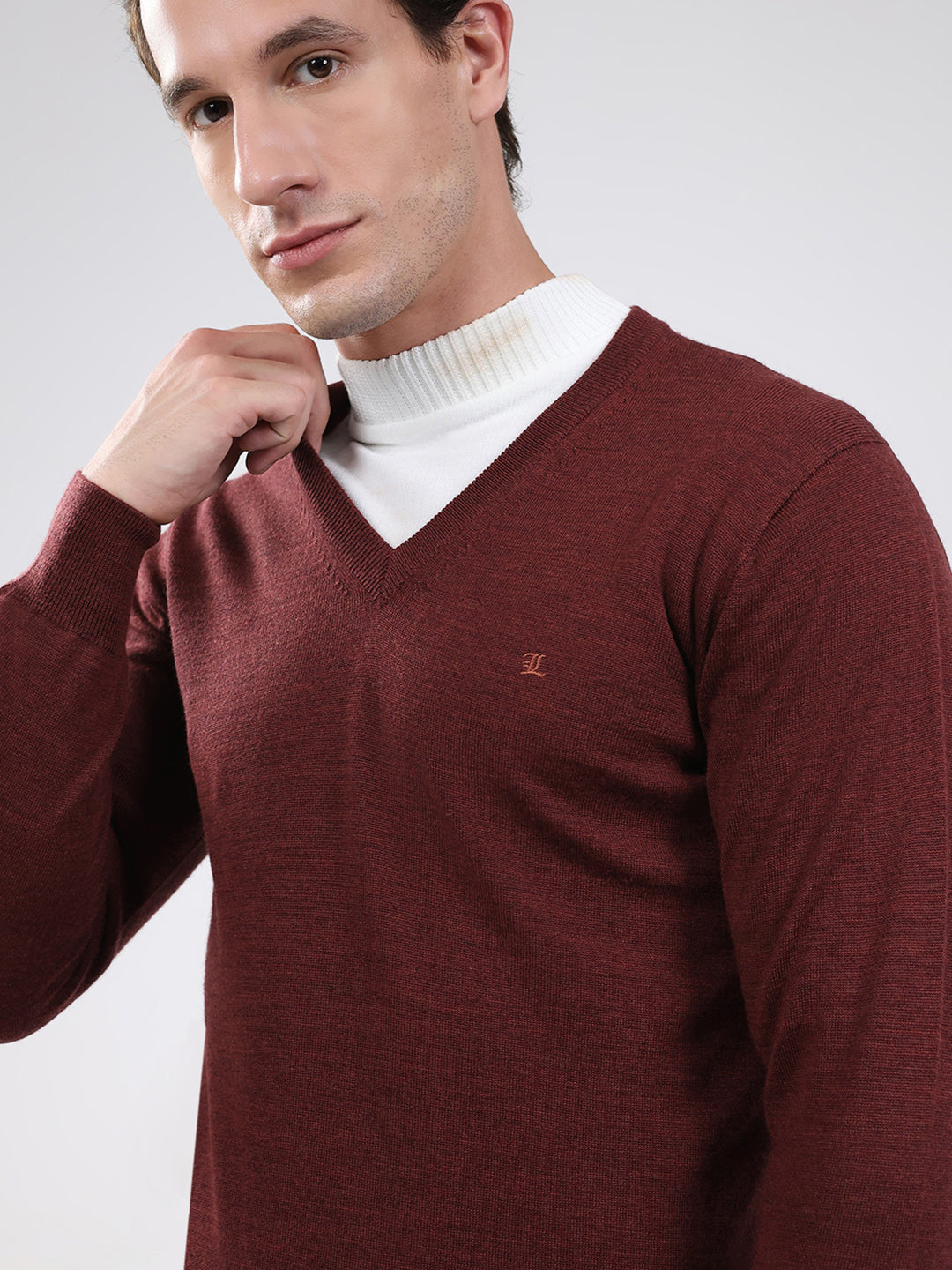 Luxuria Men Maroon Solid V Neck Full Sleeve Pullover