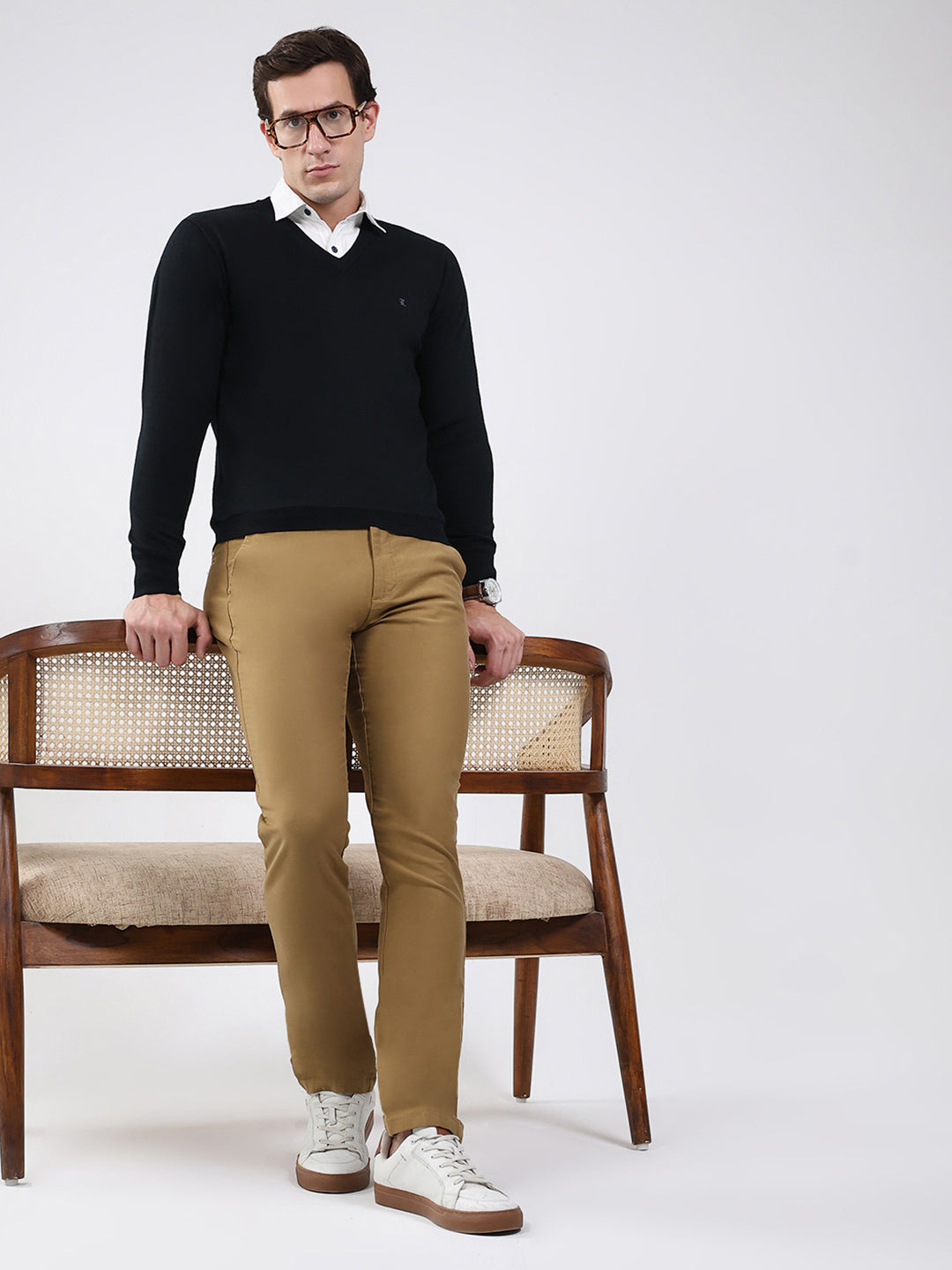 Luxuria Men Black Solid V Neck Full Sleeve Pullover