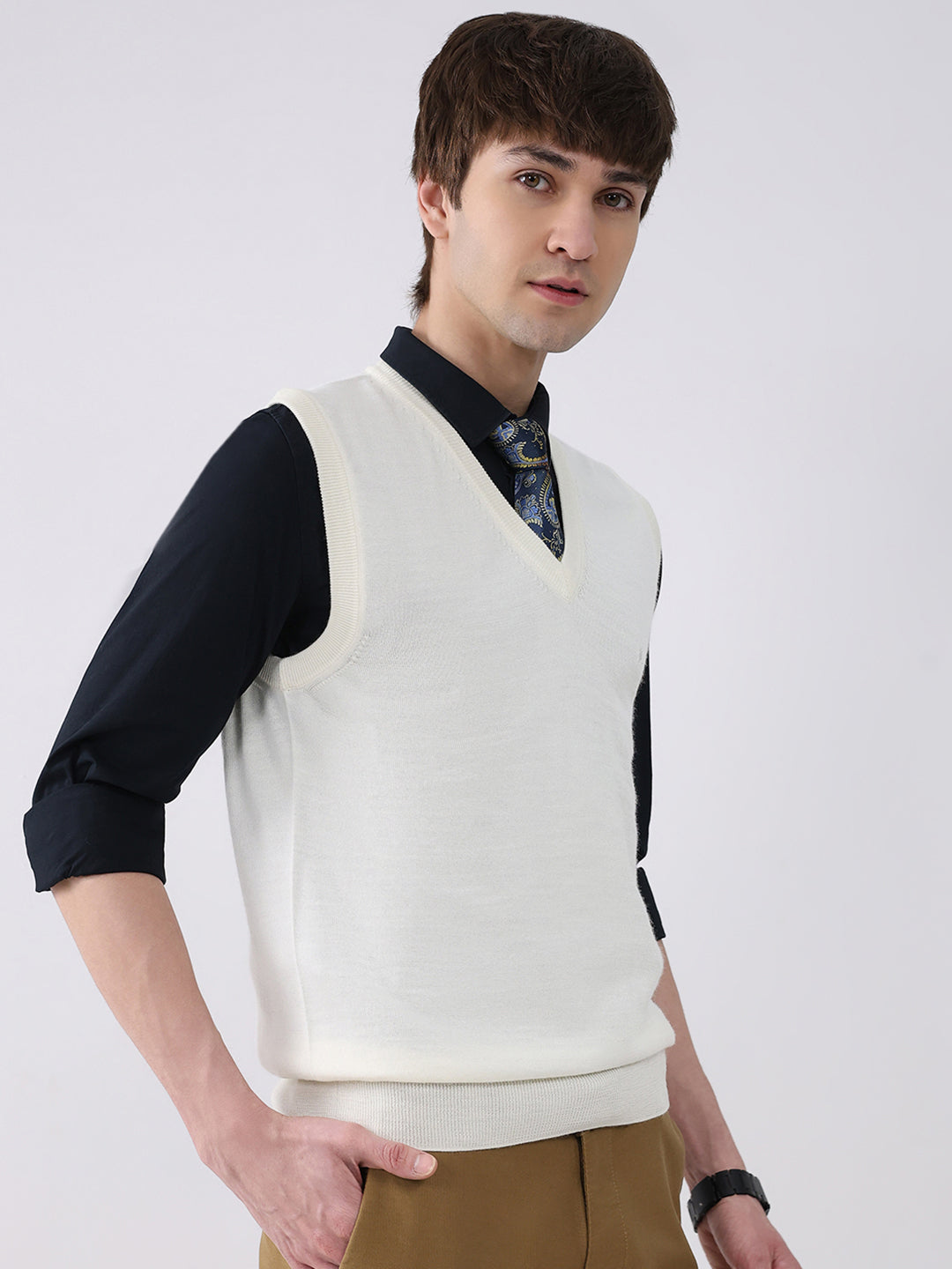 Luxuria Men White Solid V Neck Sleeveless Sweater