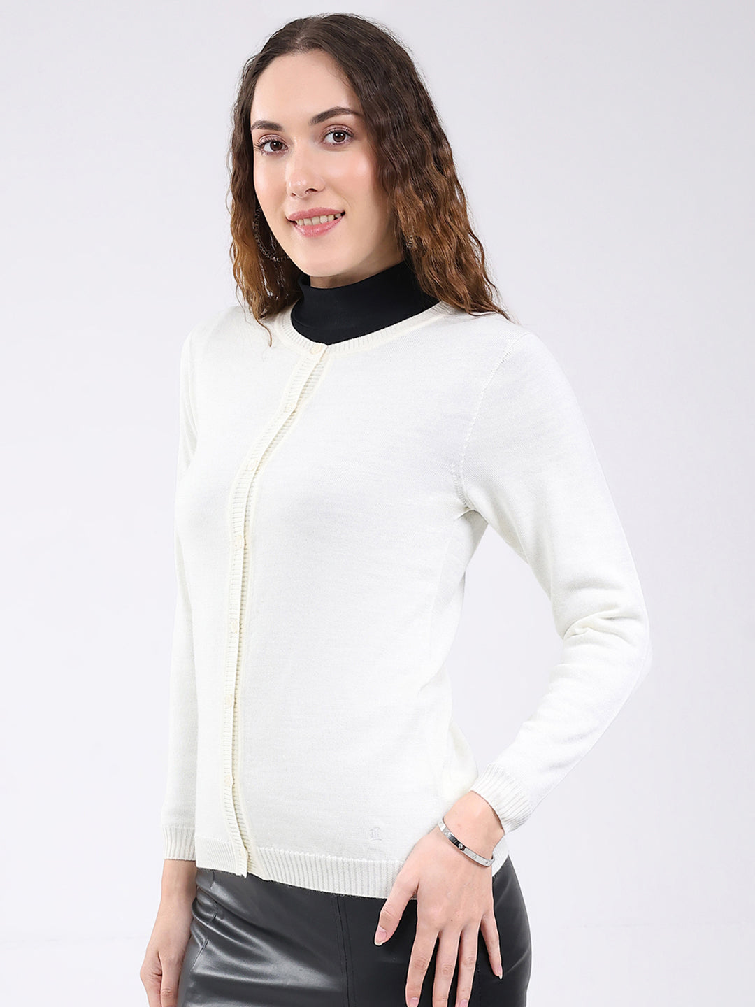 Luxuria Women White Solid Round Neck Full Sleeve Cardigan