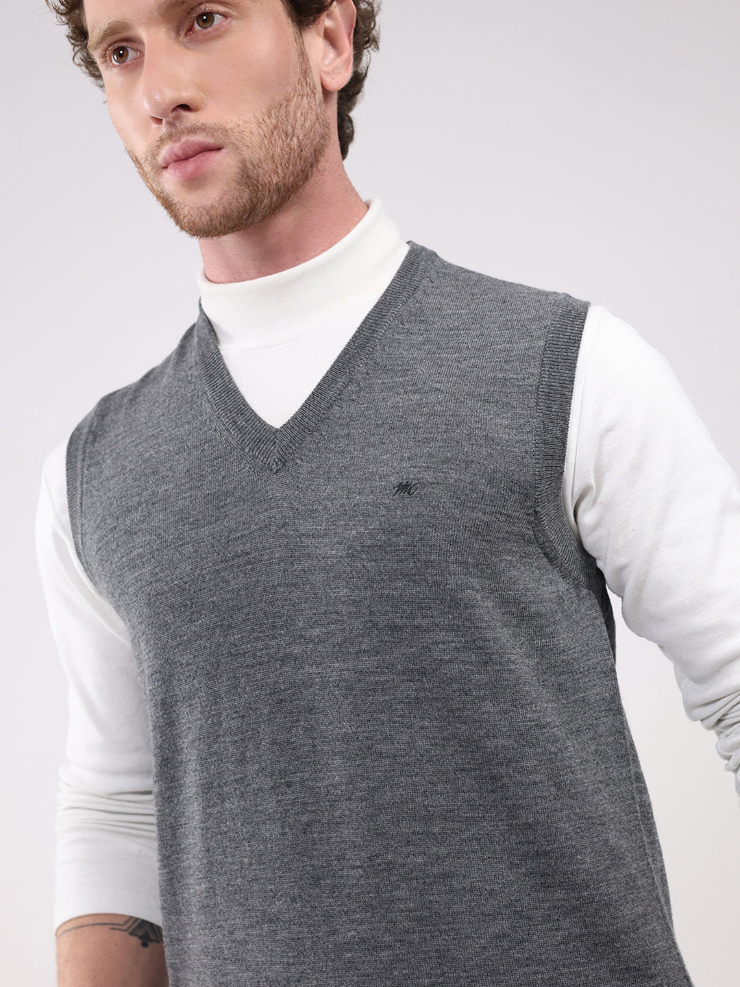 Men Grey Solid V Neck Sleeveless Sweater