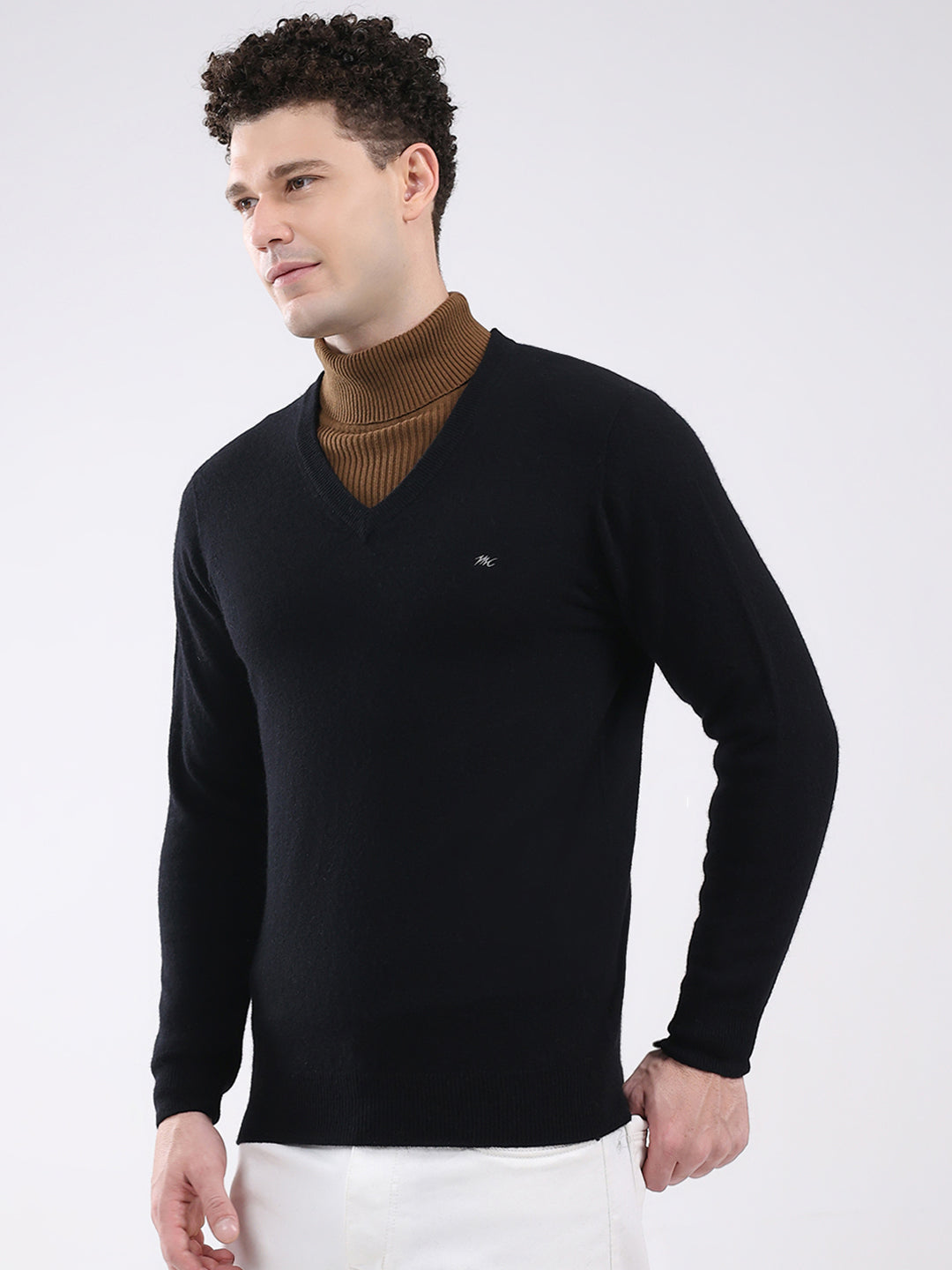 Men Black Solid V Neck Full Sleeve Pullover