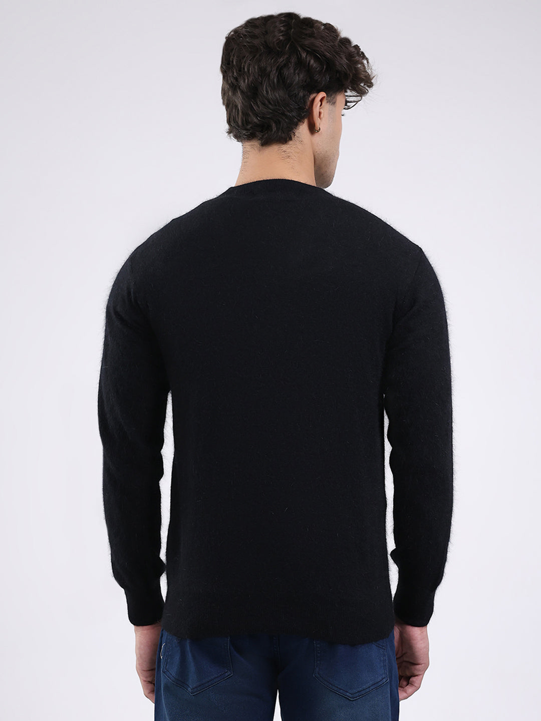 Men Black Solid V Neck Full Sleeve Pullover