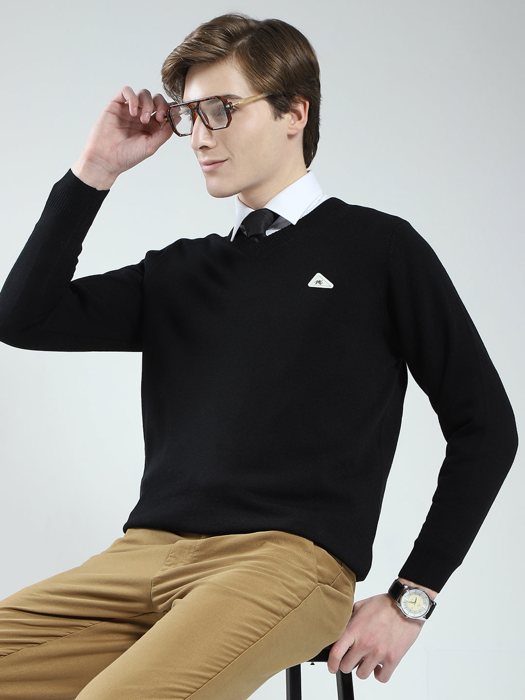 Men Black Solid V Neck Full Sleeve Pullover