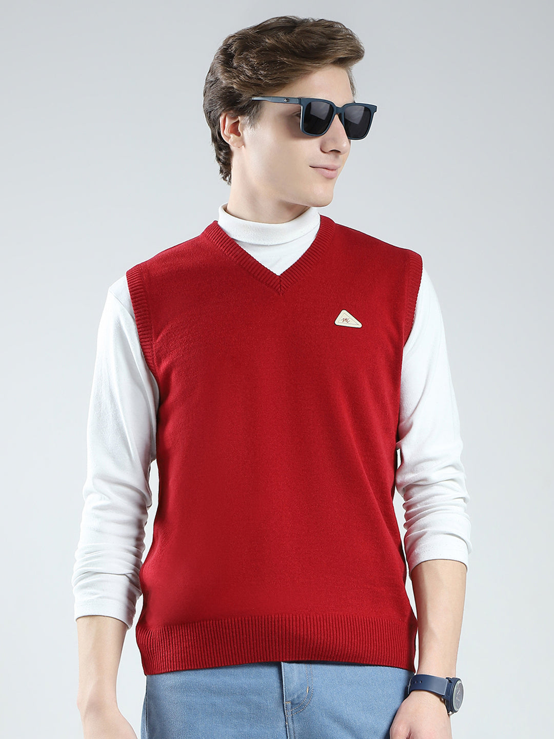 Men Red Solid V Neck Sleeveless Sweater