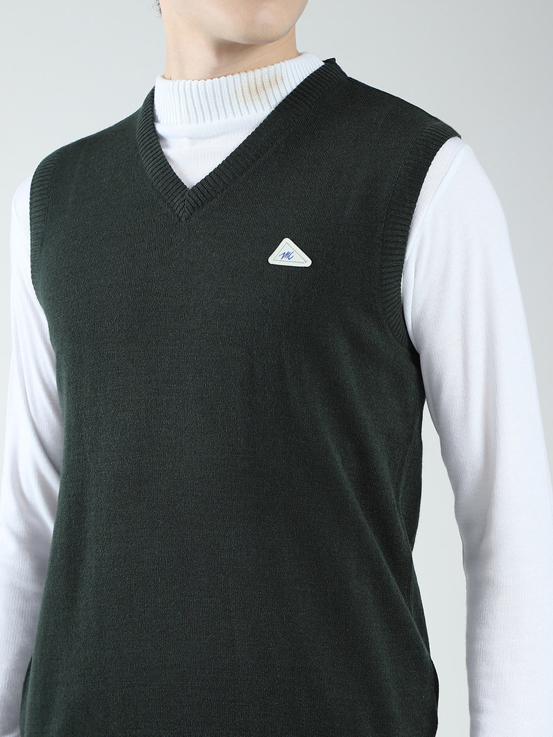 Men Olive Solid V Neck Sleeveless Sweater