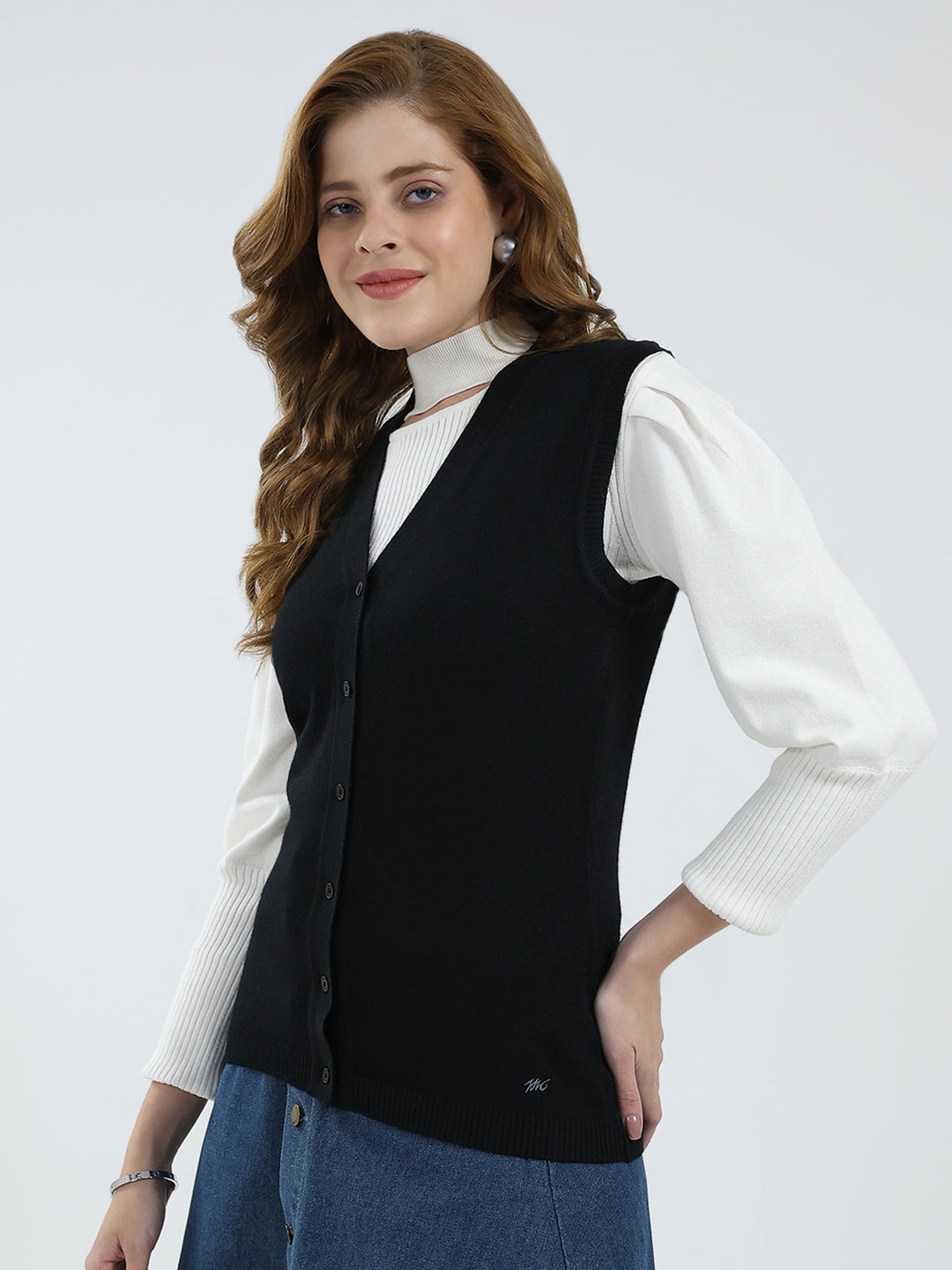 Women Black Solid V Neck Sleeveless Cardigan