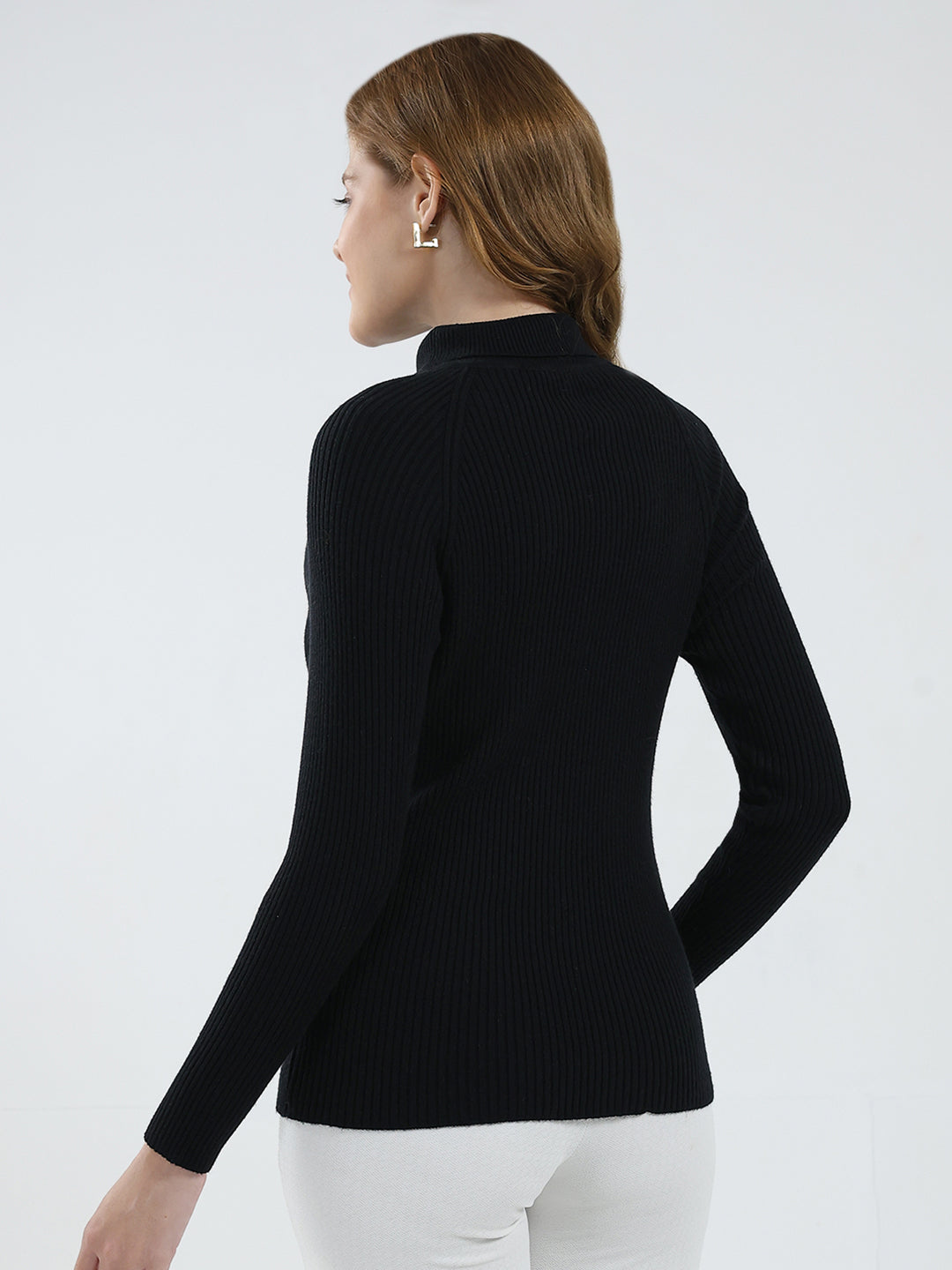 Women Black Solid Turtle Neck Full Sleeve Sceavy