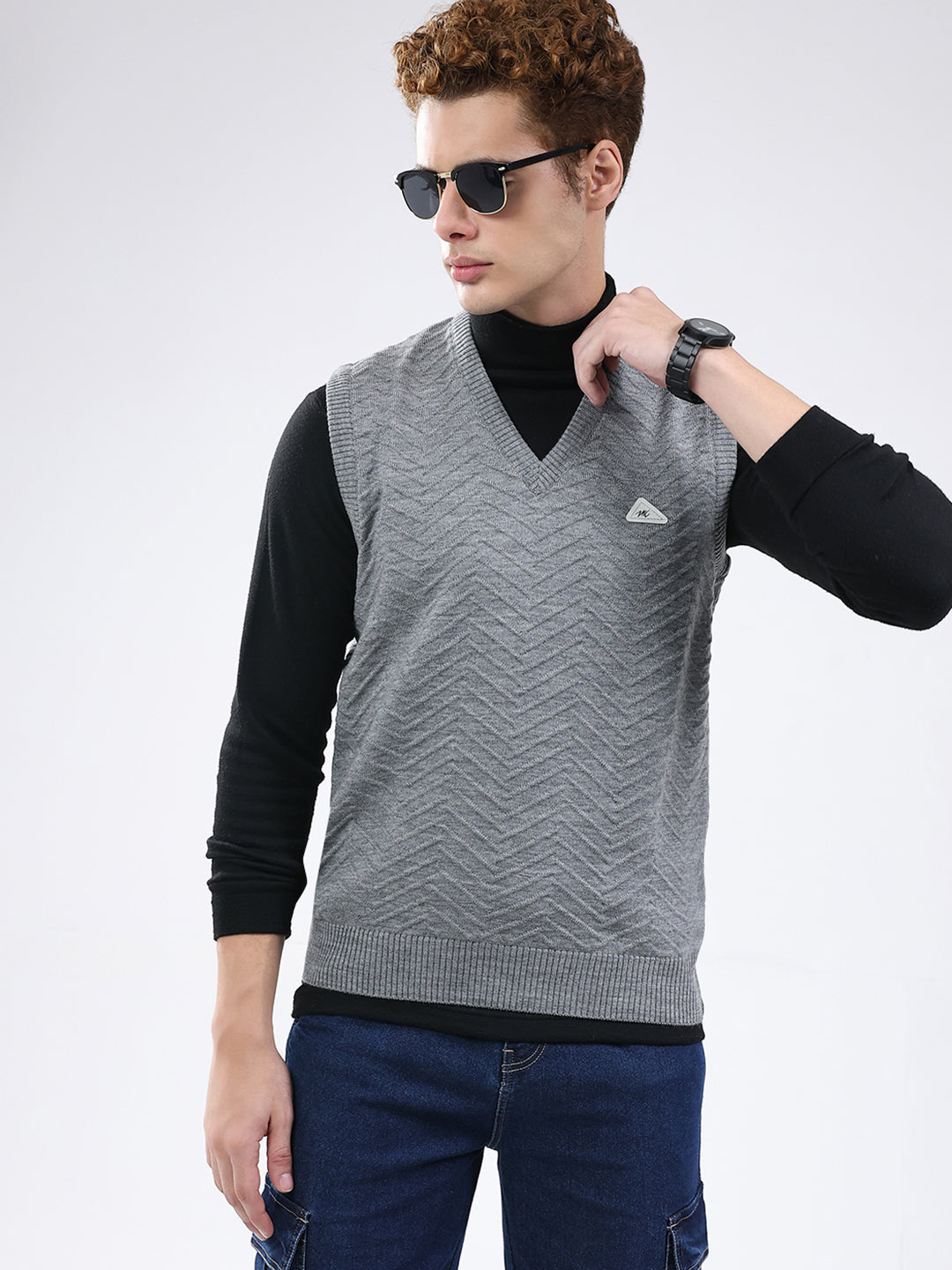 Men Grey Self Design V Neck Sleeveless Sweater