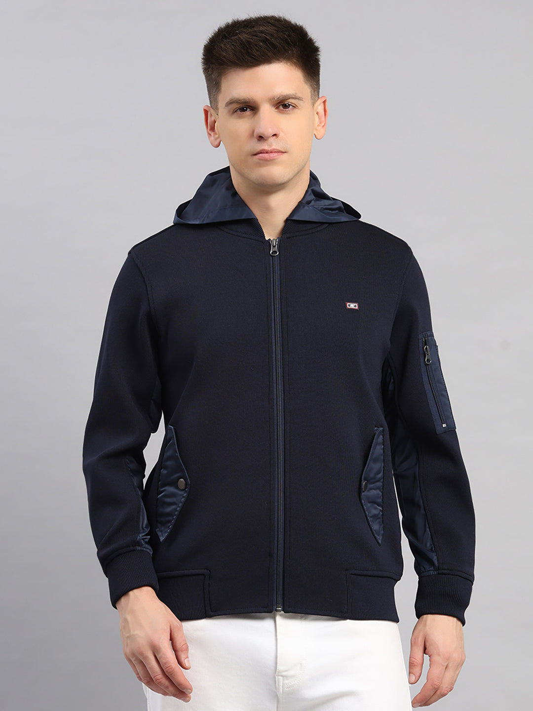 Men Navy Blue Solid Round Neck Full Sleeve Pullover