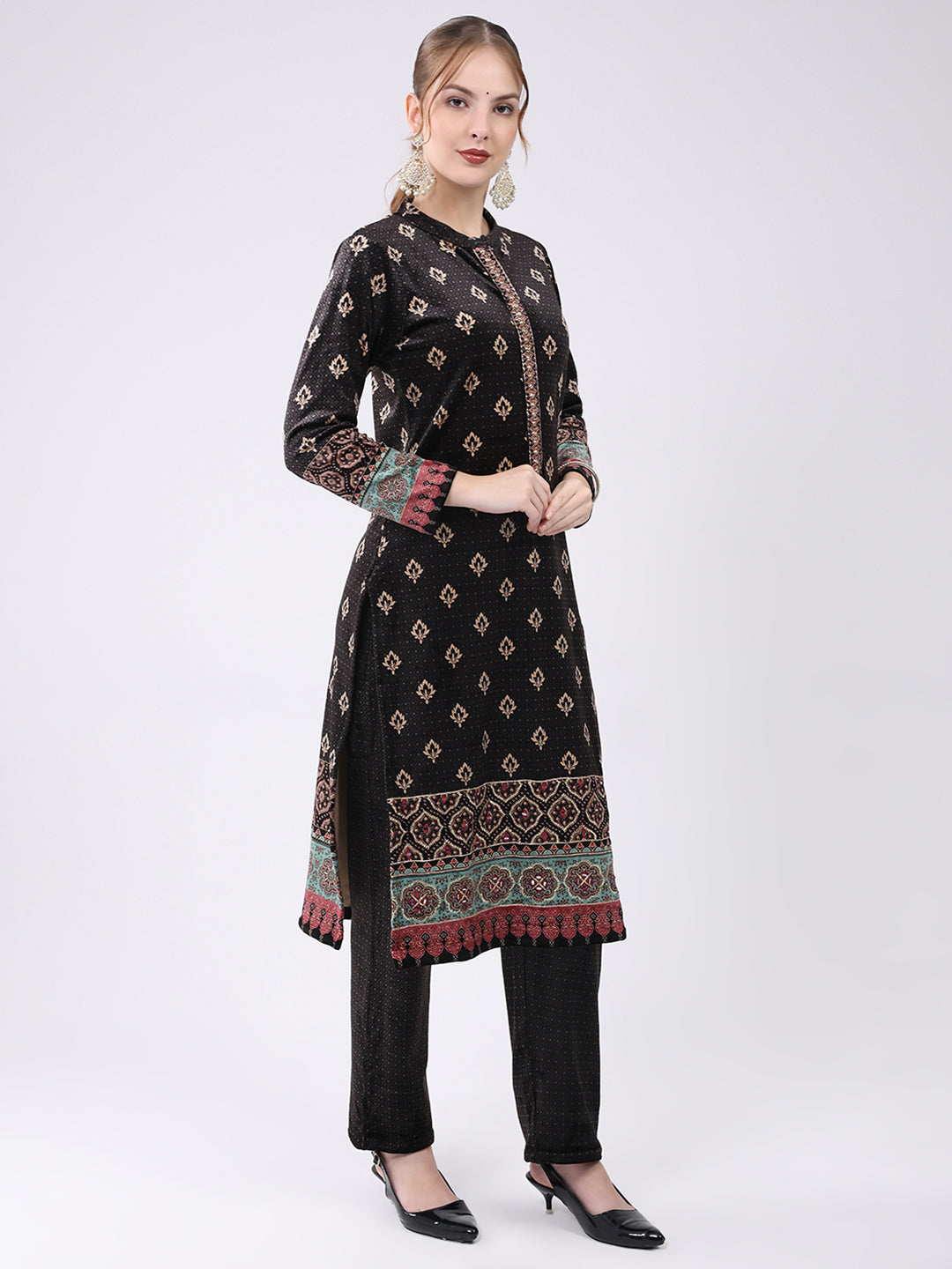 Women Black Printed Round Neck Full Sleeve Kurti Set for Winter