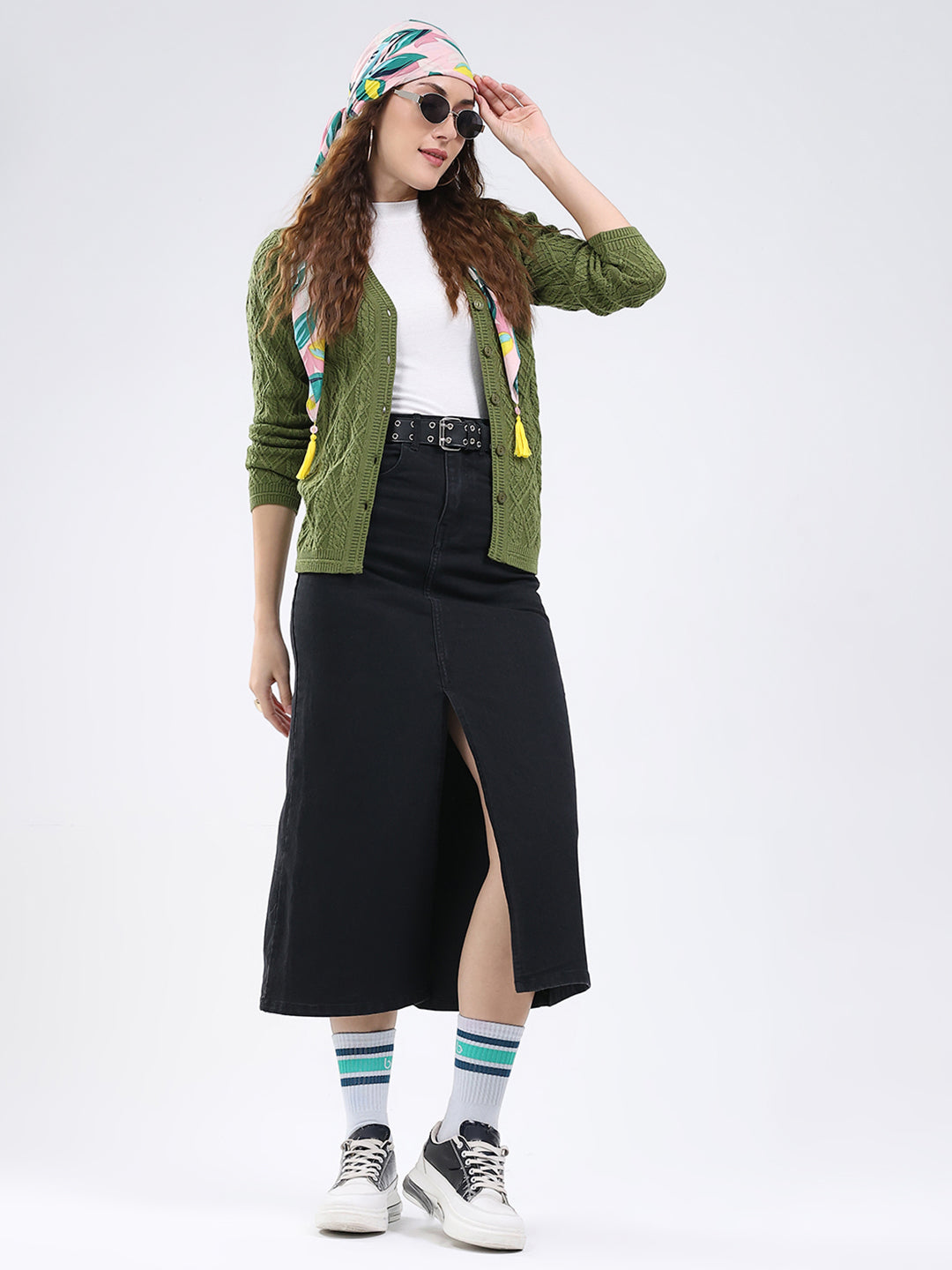 Women Green Self Design V Neck Full Sleeve Cardigan