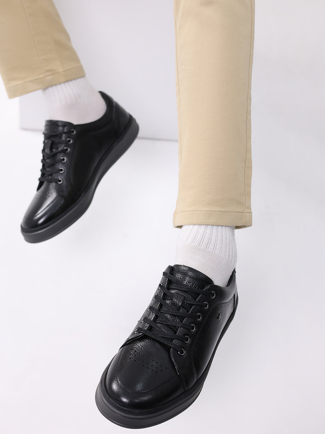 Monte Carlo Black Comfort Low-Top Leather Casual Sneakers for Men