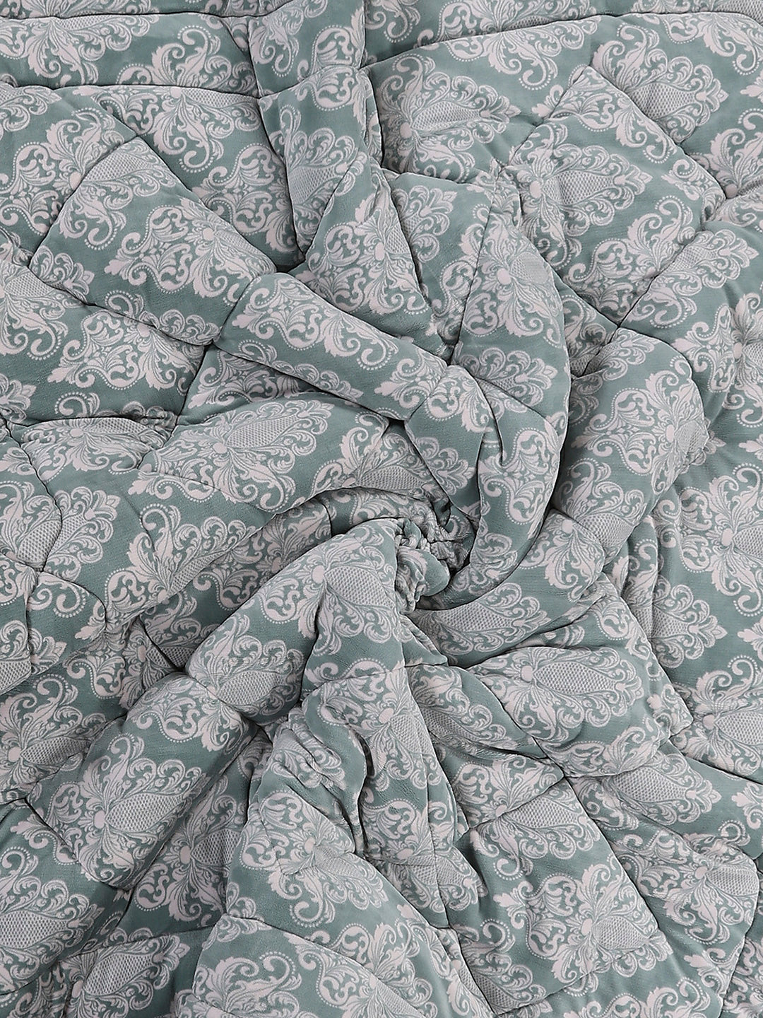 Printed Double Bed 210 GSM Comforter for Mild Winter (Nixie), Weight 729 gm