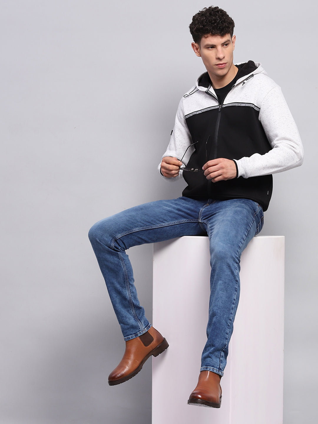 Men Black & White Solid Hooded Full Sleeve Sweatshirt