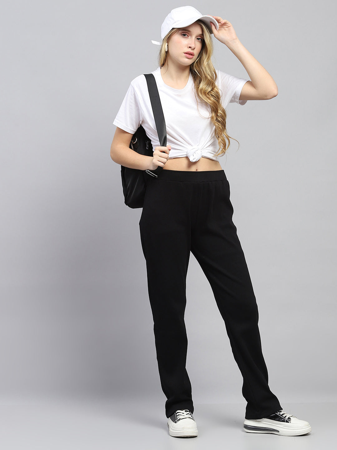 Women Black Solid Regular Fit Winter Lower