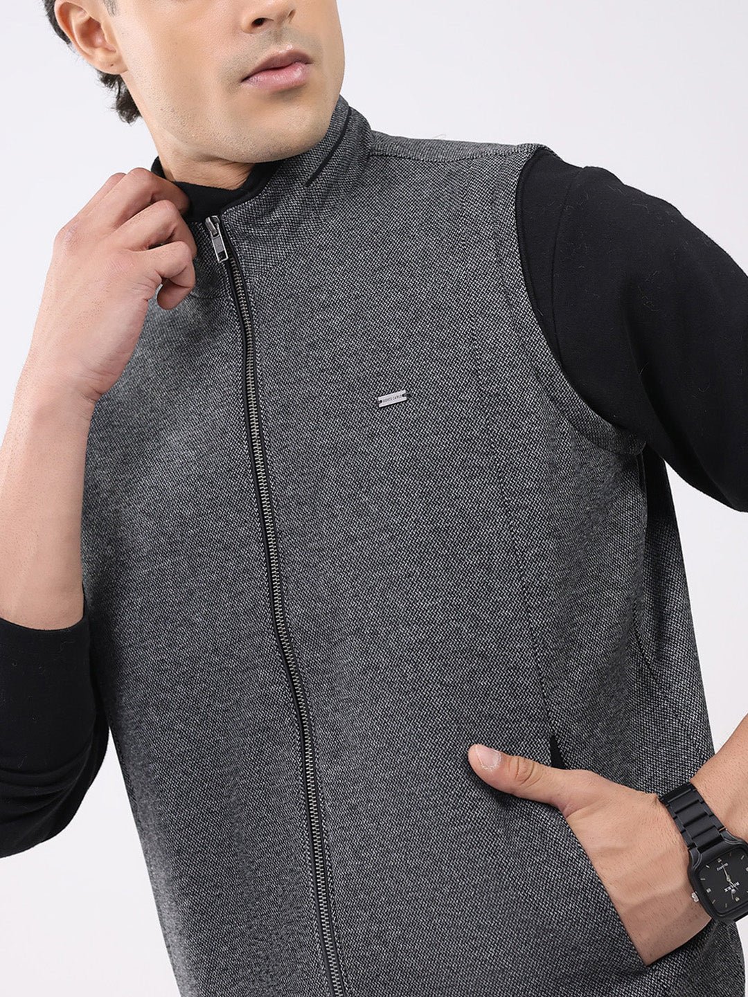 Men Grey Solid Mock Neck Sleeveless Coat
