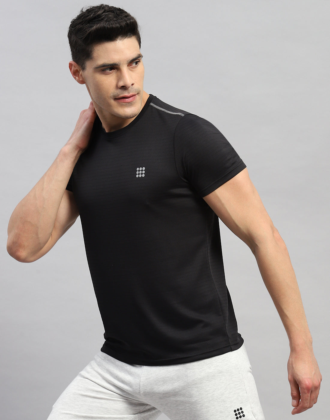 Rock.it Men Black Solid Round Neck Half Sleeve T-Shirt