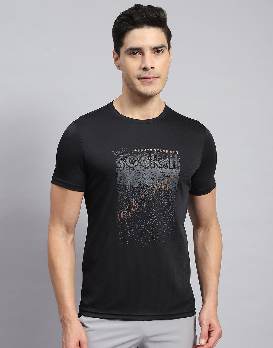 Rock.it Men Black Self Design Round Neck Half Sleeve T-Shirt
