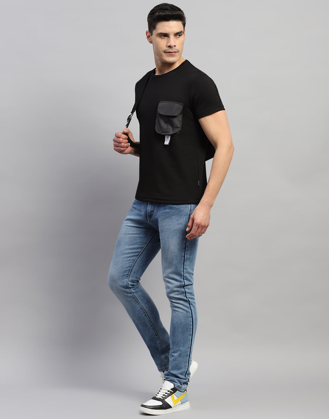 Rock.it Men Black Solid Round Neck Half Sleeve T-Shirt