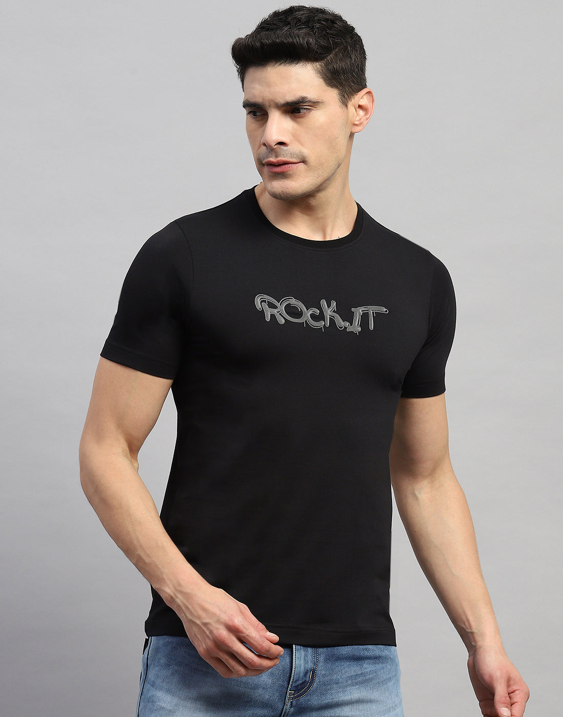 Rock.it Men Black Solid Round Neck Half Sleeve T-Shirt