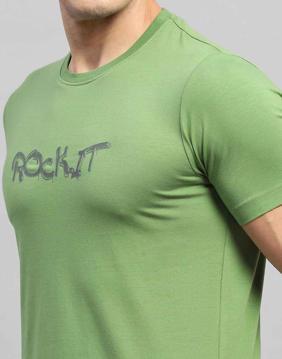 Rock.it Men Green Solid Round Neck Half Sleeve T-Shirt