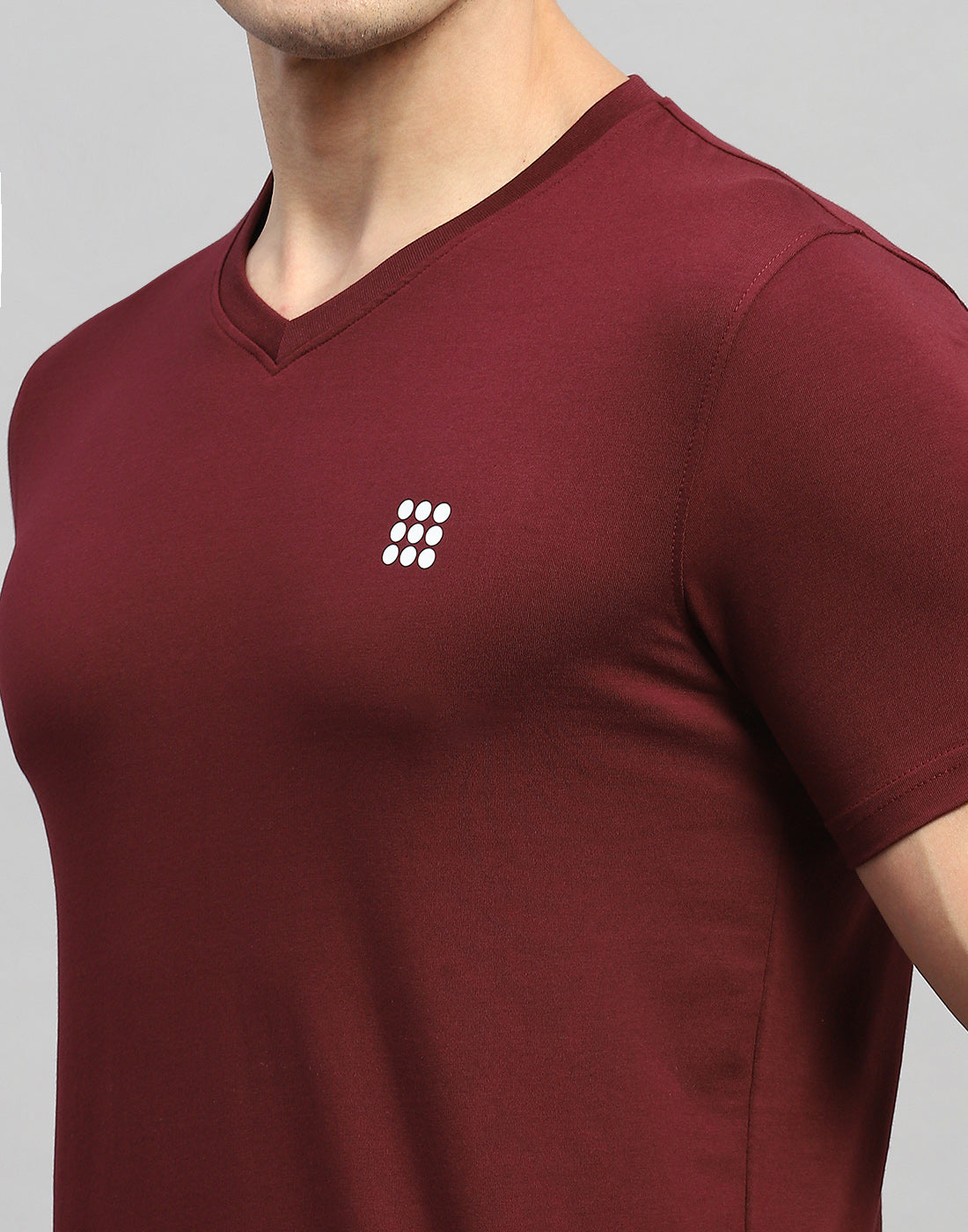 Rock.it Men Maroon Solid V Neck Half Sleeve T-Shirt