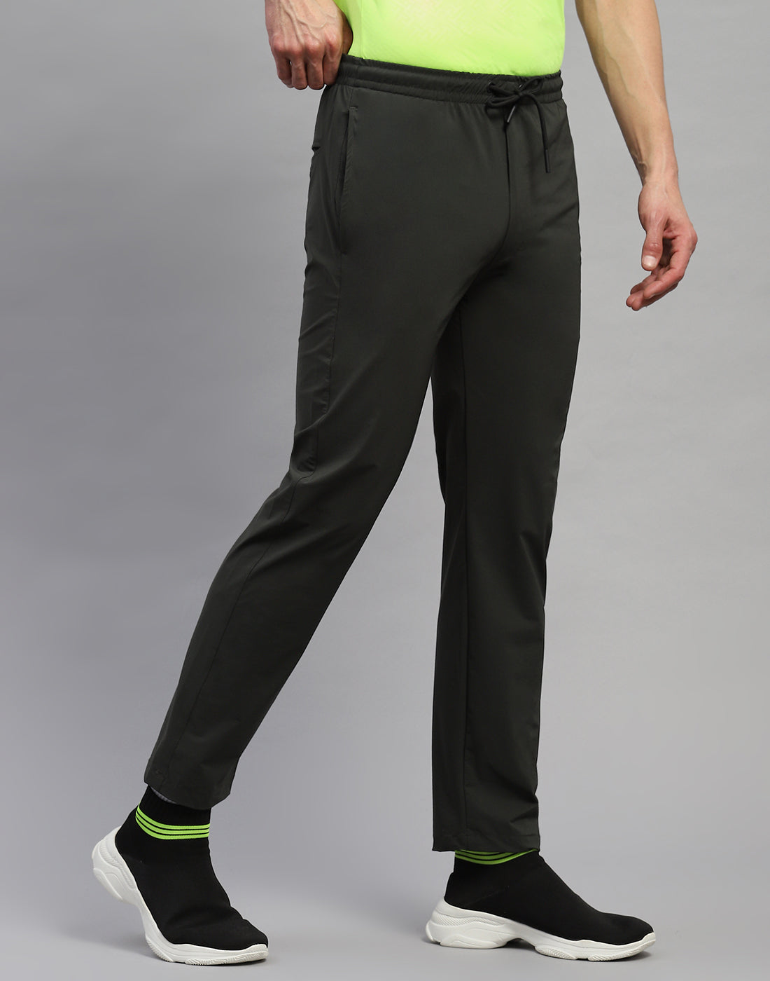 Rock.it Men Olive Solid Regular Fit Lower