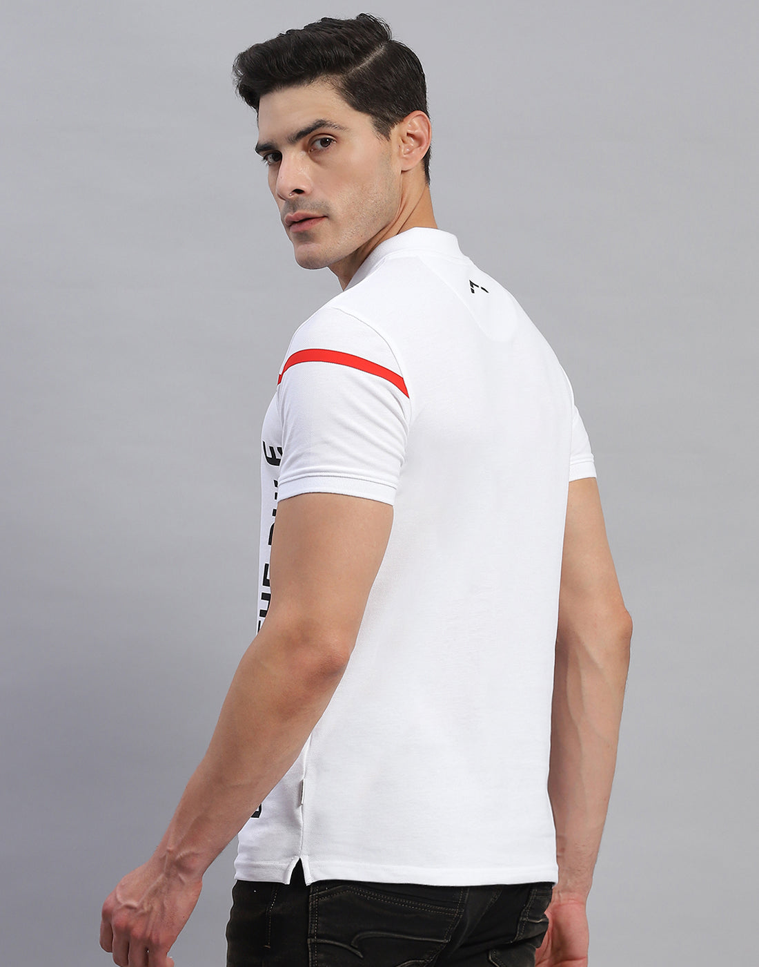 Rock.it Men White Solid Collar Half Sleeve T-Shirt