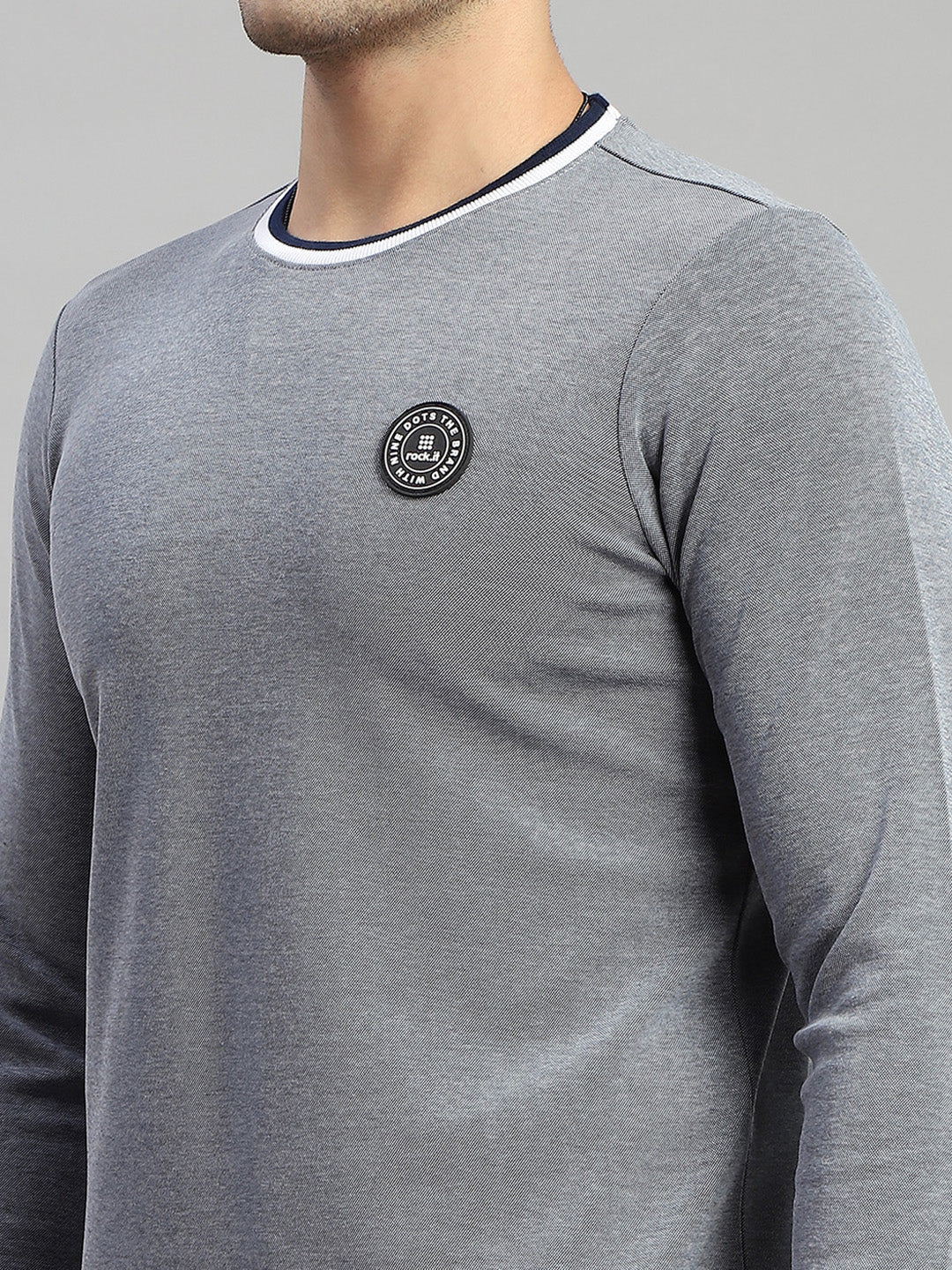 Rock.it Men Grey Solid Round Neck Full Sleeve T-Shirt