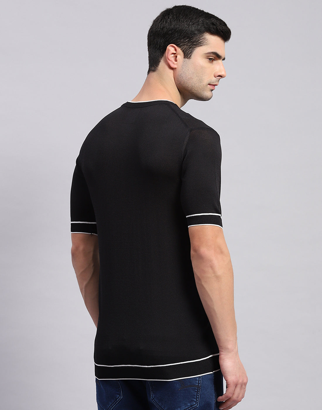 Men Black Solid Round Neck Half Sleeve T-Shirt