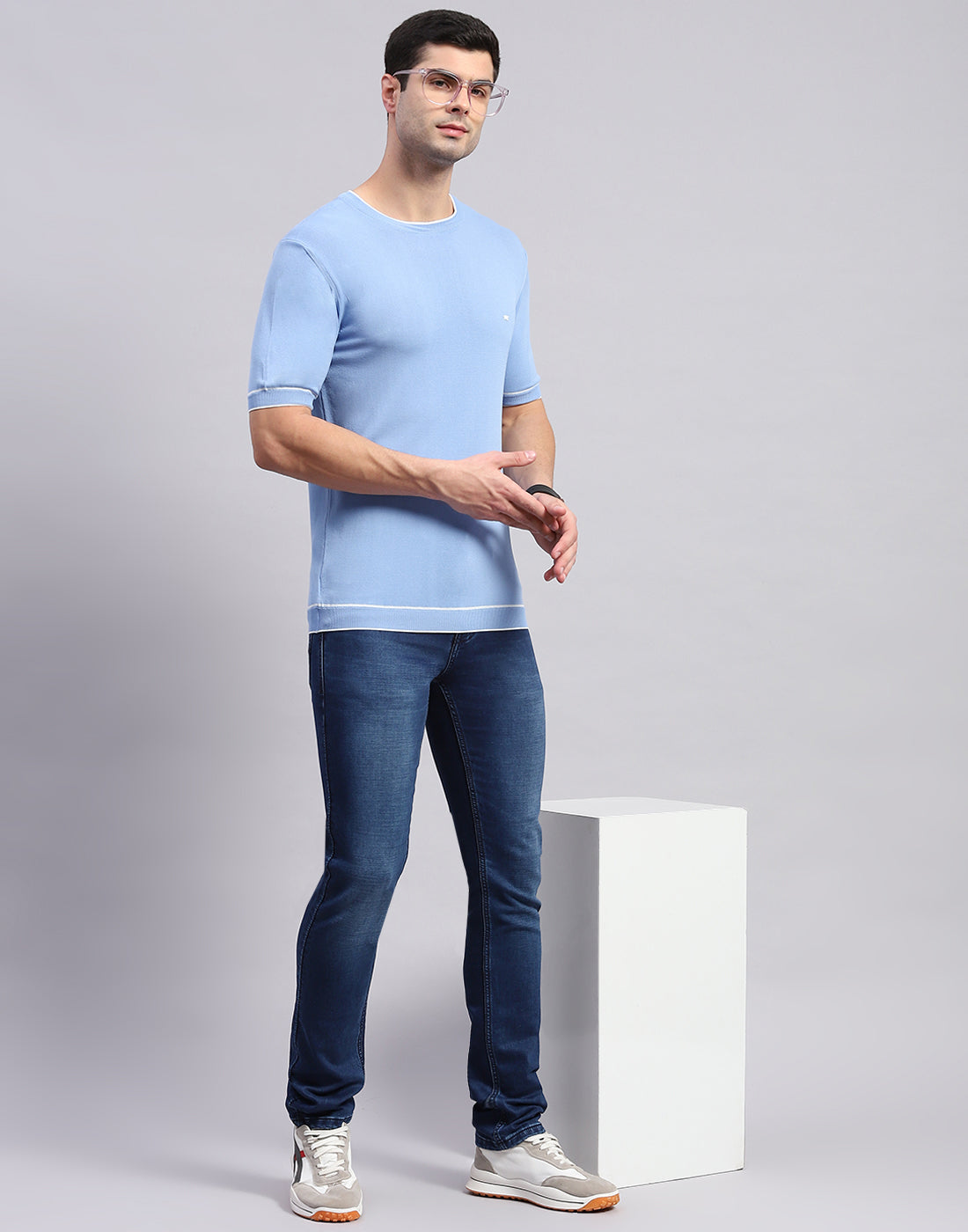 Men Blue Solid Round Neck Half Sleeve T-Shirt