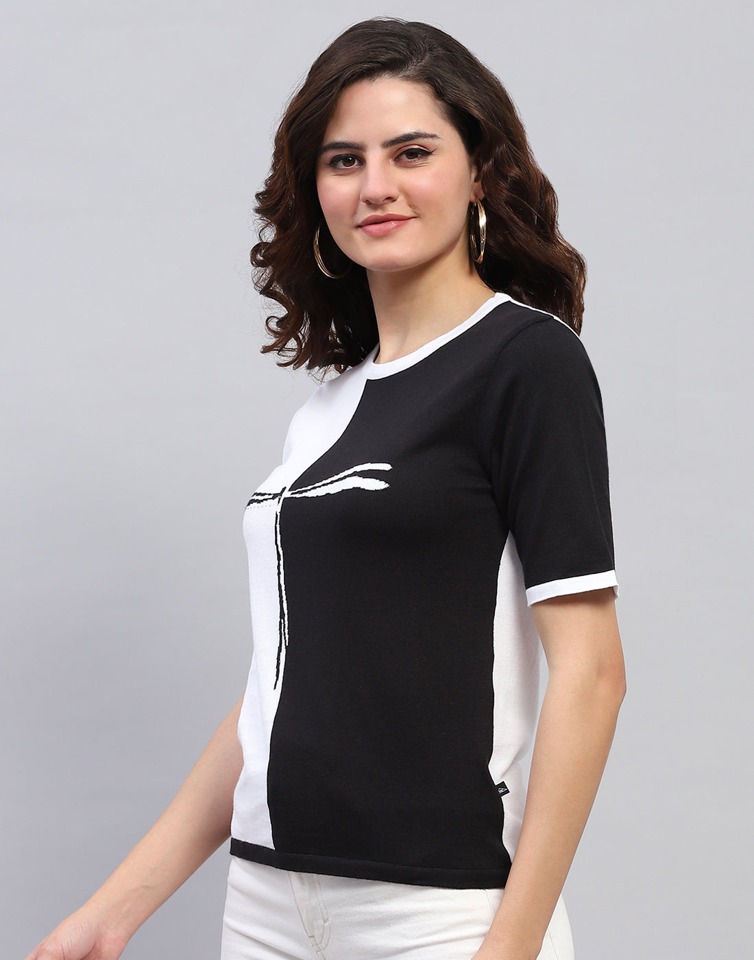 Women Black & White Colourblocked Round Neck Half Sleeve Top