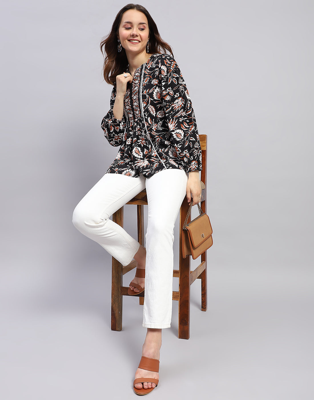 Women Black Floral Print V Neck 3/4 Sleeve Top