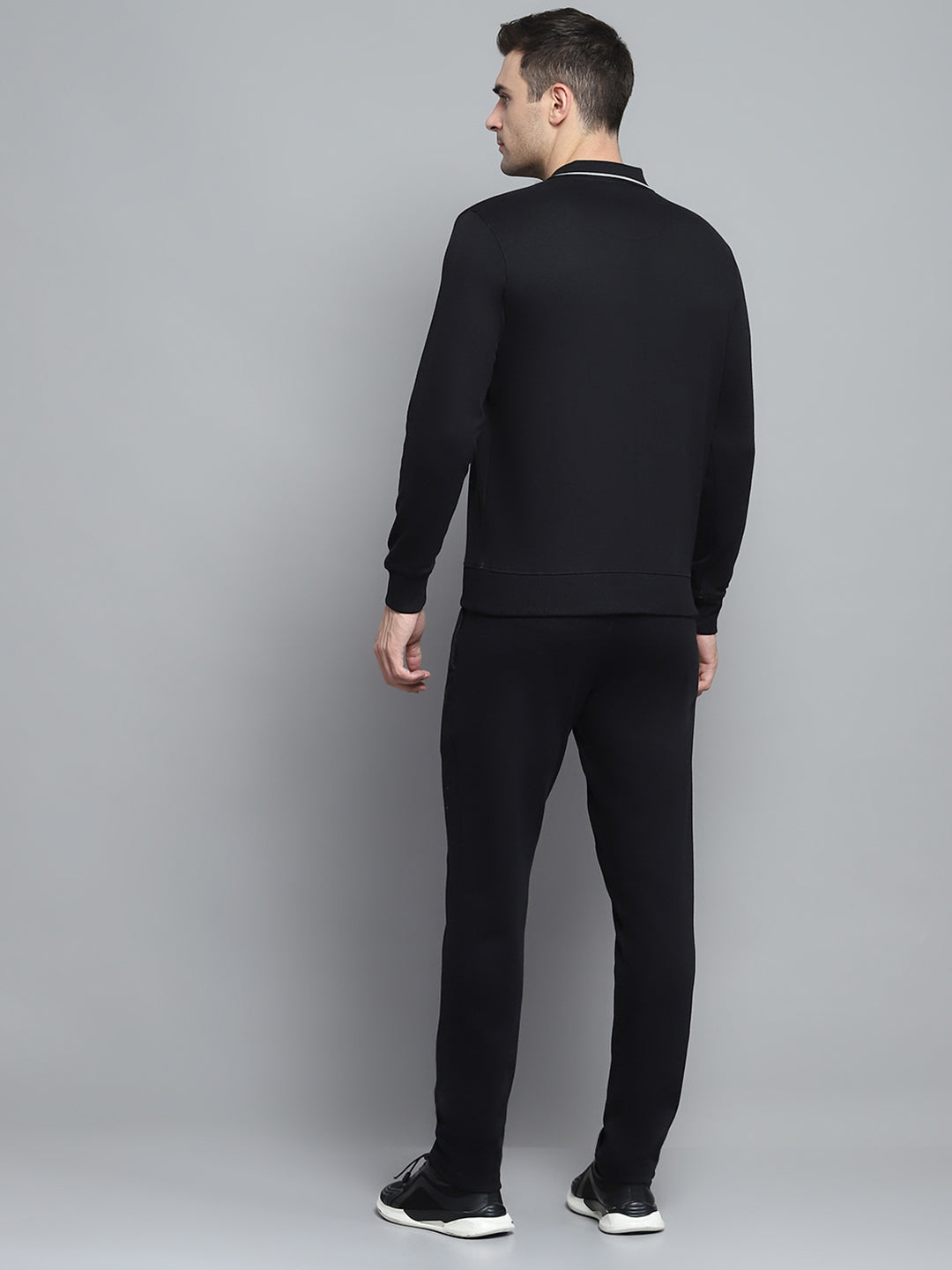 Men Black Solid Collar Full Sleeve Winter Tracksuit