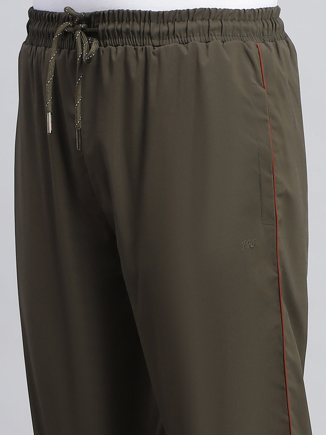 Men Olive Solid Hooded Full Sleeve Winter Tracksuit