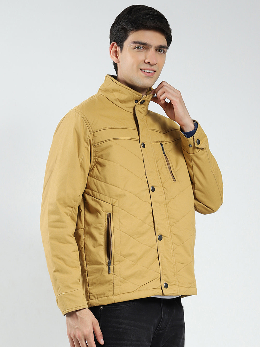 Men Yellow Solid Collar Full Sleeve Jacket