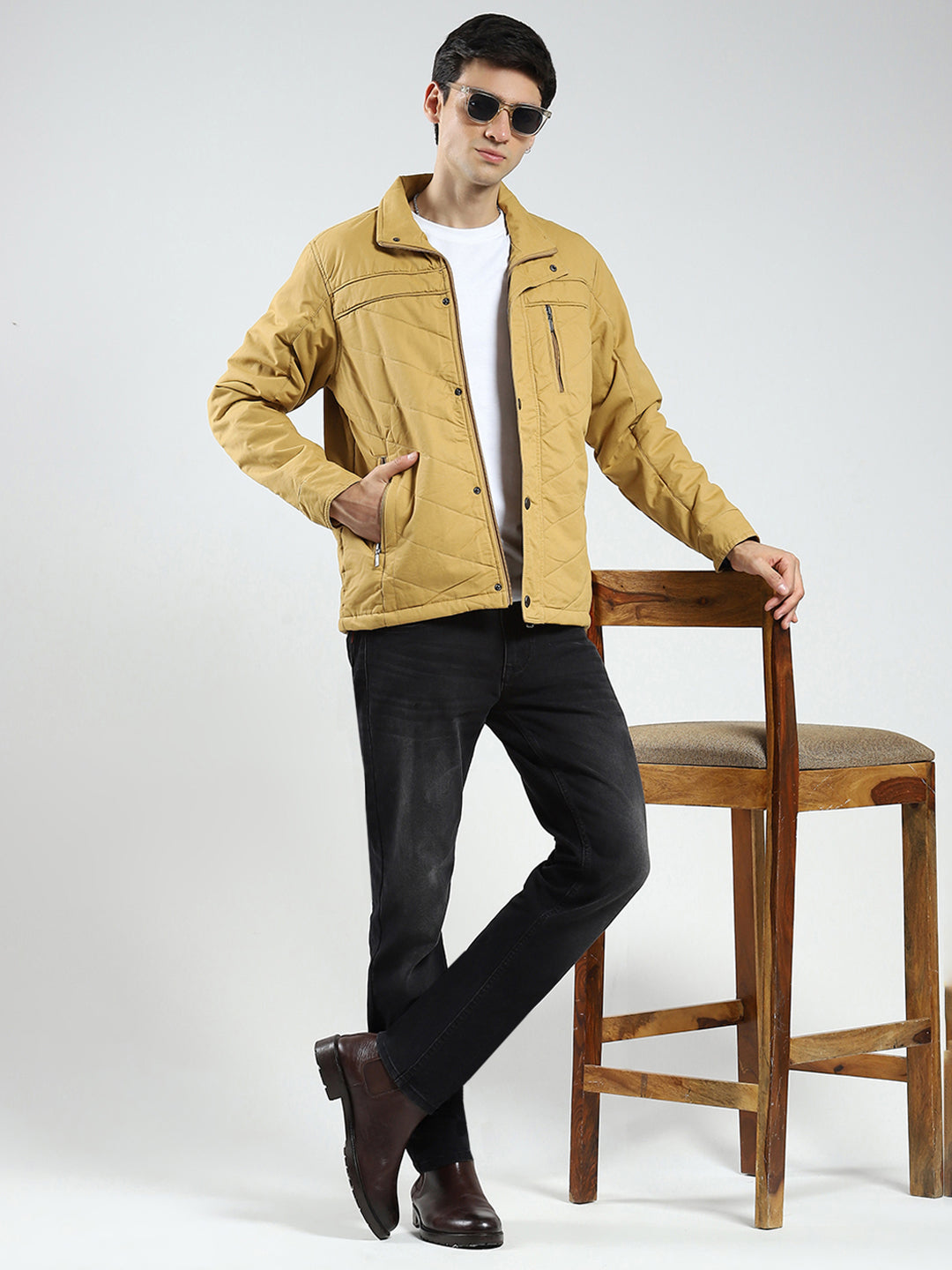 Men Yellow Solid Collar Full Sleeve Jacket