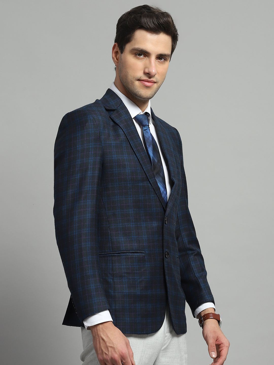 Luxuria Men Blue Solid Notch Lapel Collar Full Sleeve Blazer