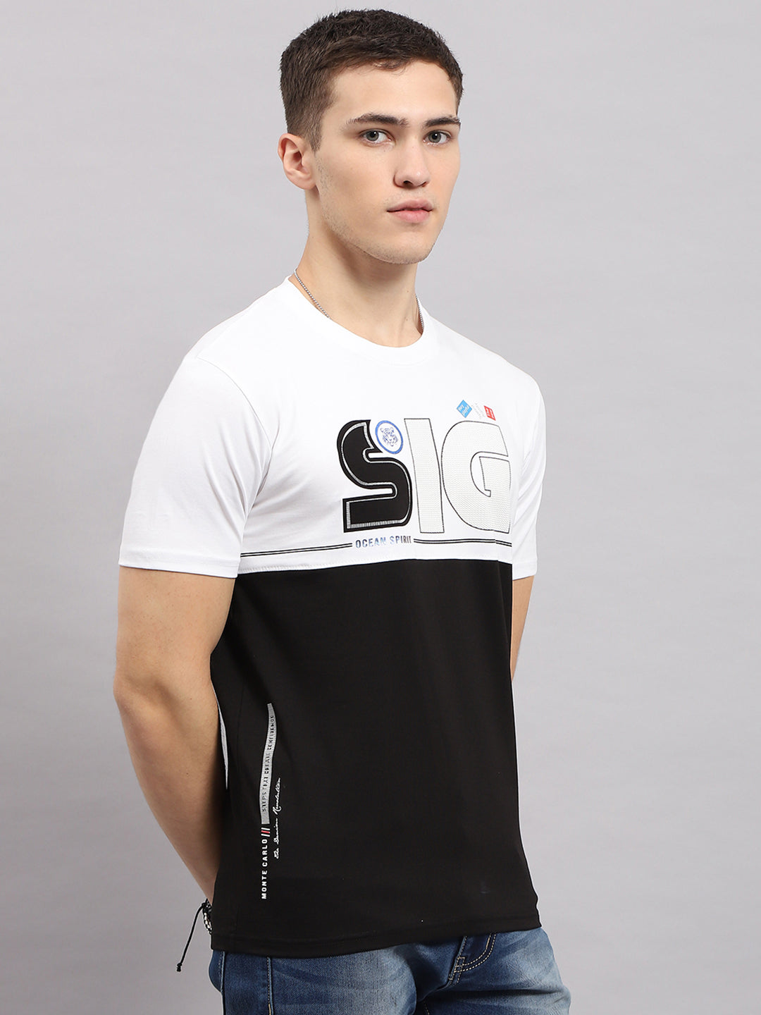 Men Black & White Printed Round Neck Half Sleeve T-Shirt