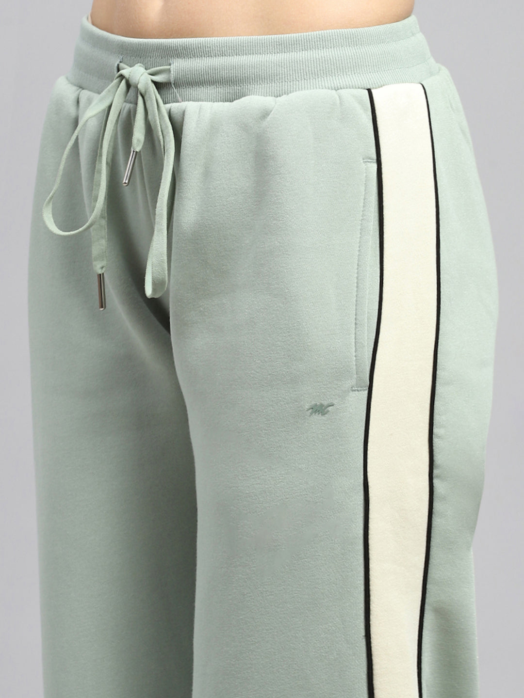 Women Green Solid Hooded Full Sleeve Tracksuit